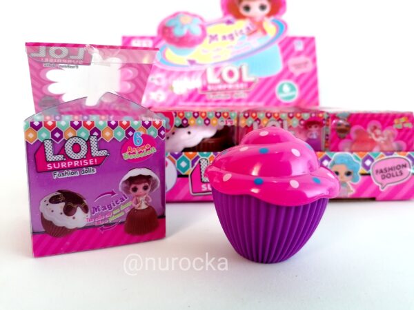 LOL cupcake