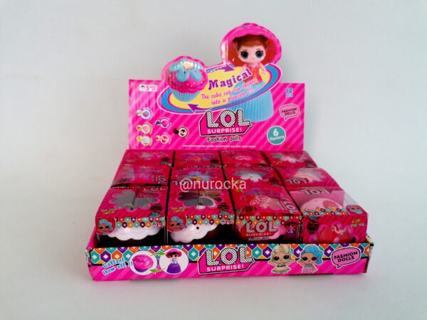 LOL cupcake
